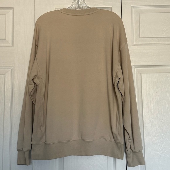 Aritzia TNA Airy Fleece Boyfriend Crew
Sweatshirt - Size M - EUC - Picture 5 of 7
